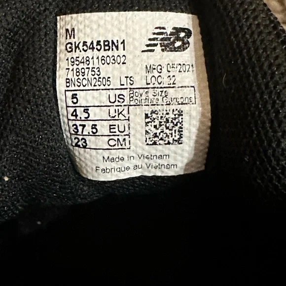 New Balance 545 V1 GK545BN1 Black Boys Running Shoes Sneakers Youth Size 5 /6.5W - Picture 9 of 9